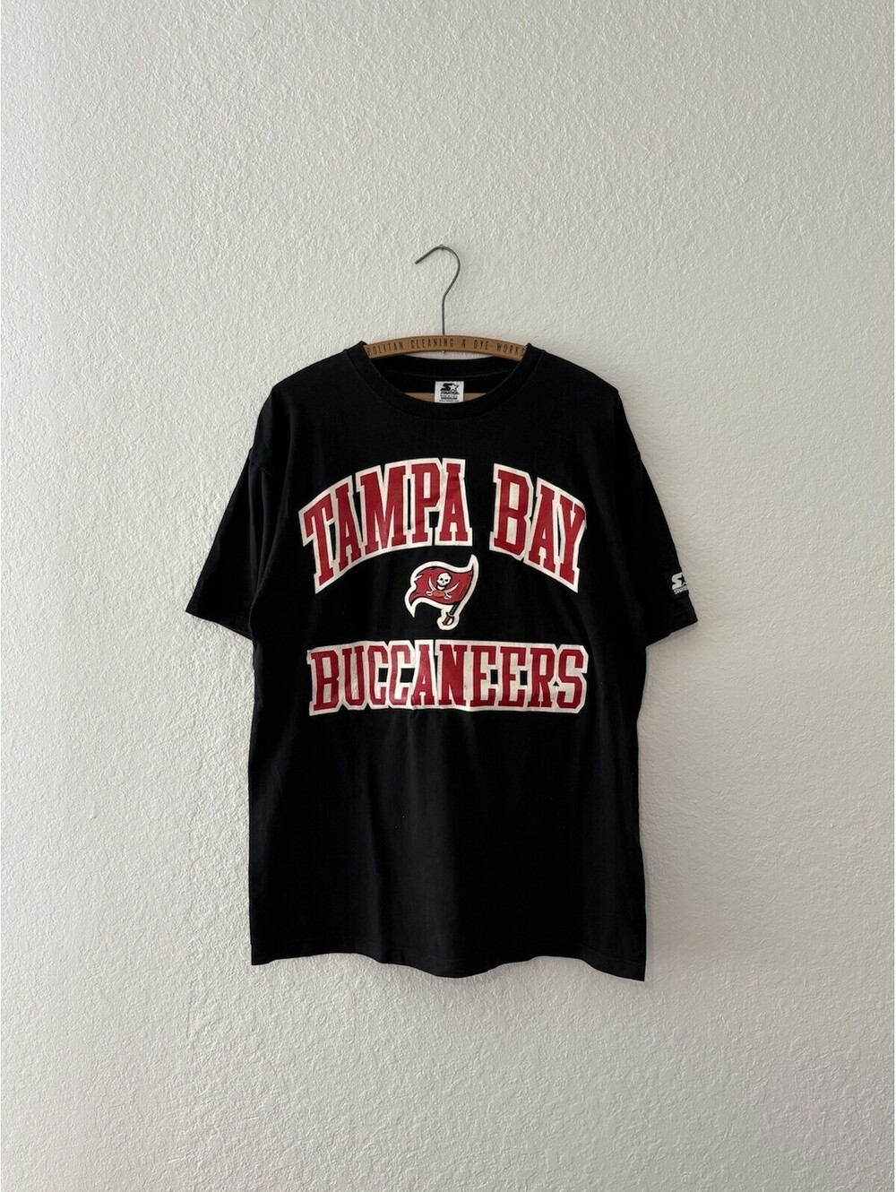 Tampa Bay Buccaneers NFL Vintage Black Starter T Shirt Size Mens Medium